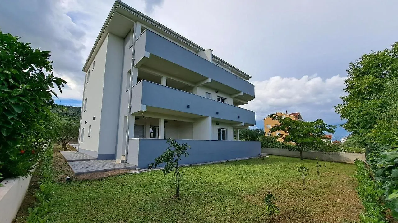 Olea Apartments Trogir 0*,